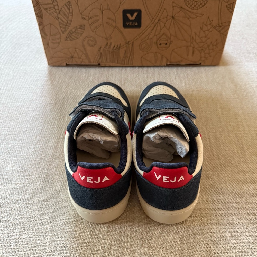 NIB Veja V-10 Small Leather Sneakers Pure Pekin Nautico - Picture 2 of 5